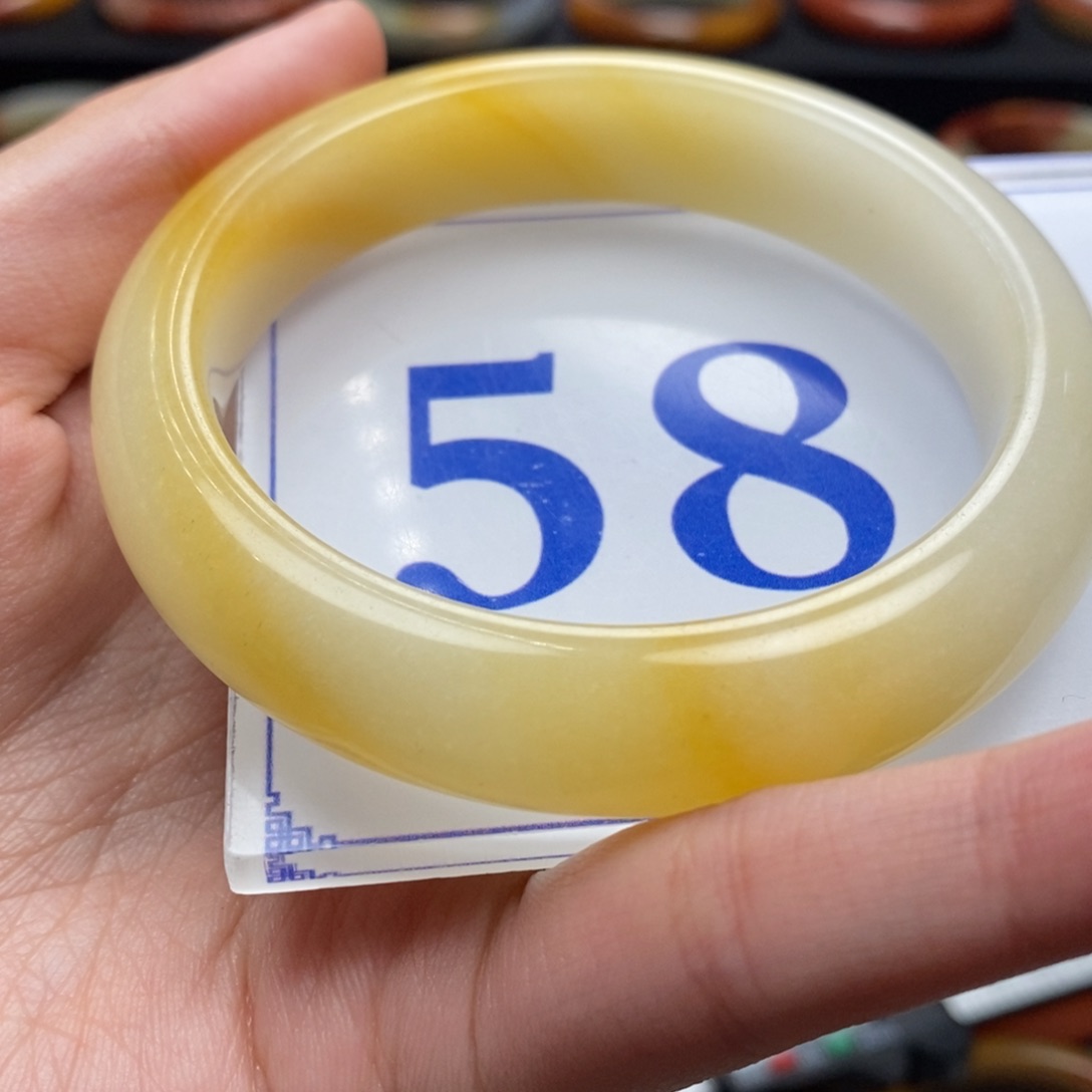 石英质玉（黄龙玉）手镯未镶嵌