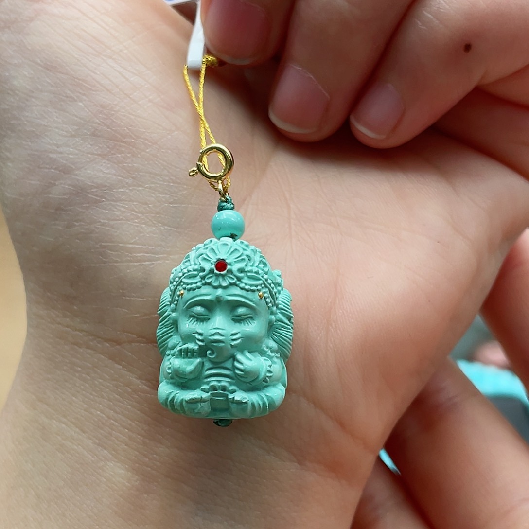 绿松石颈饰未镶嵌