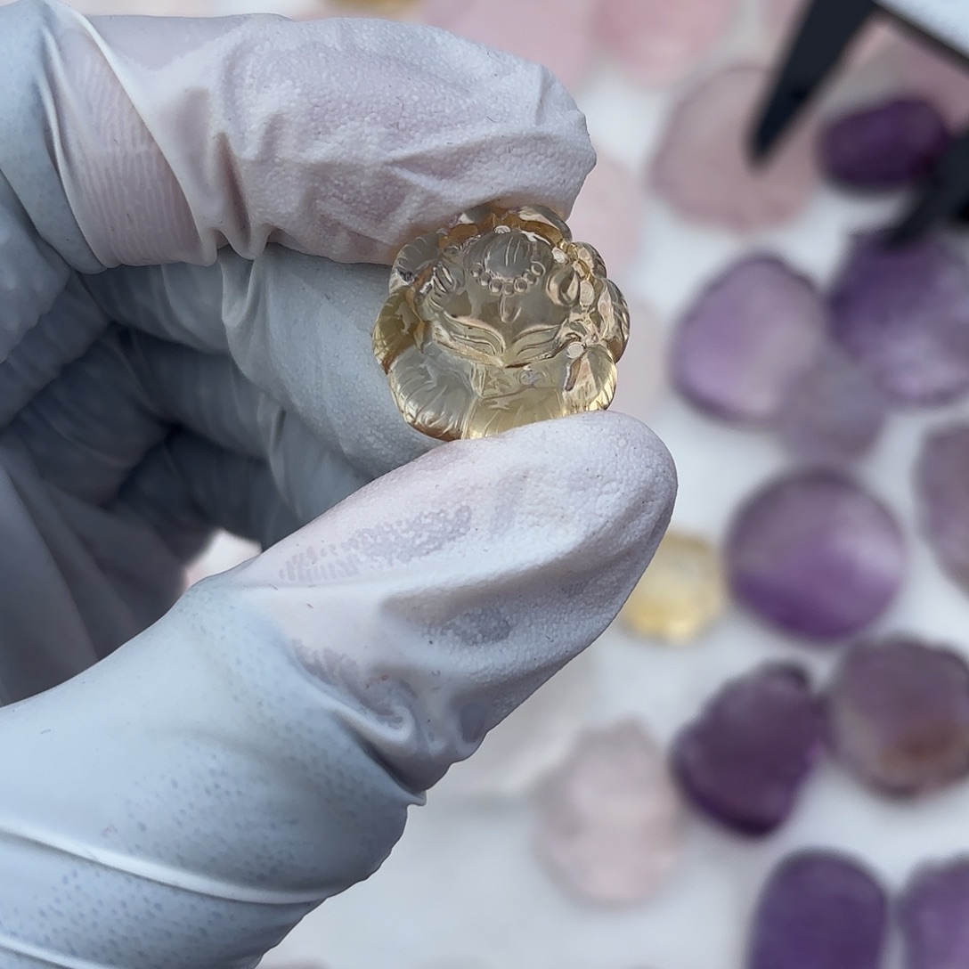 水晶吊坠(不含链)未镶嵌绿**了