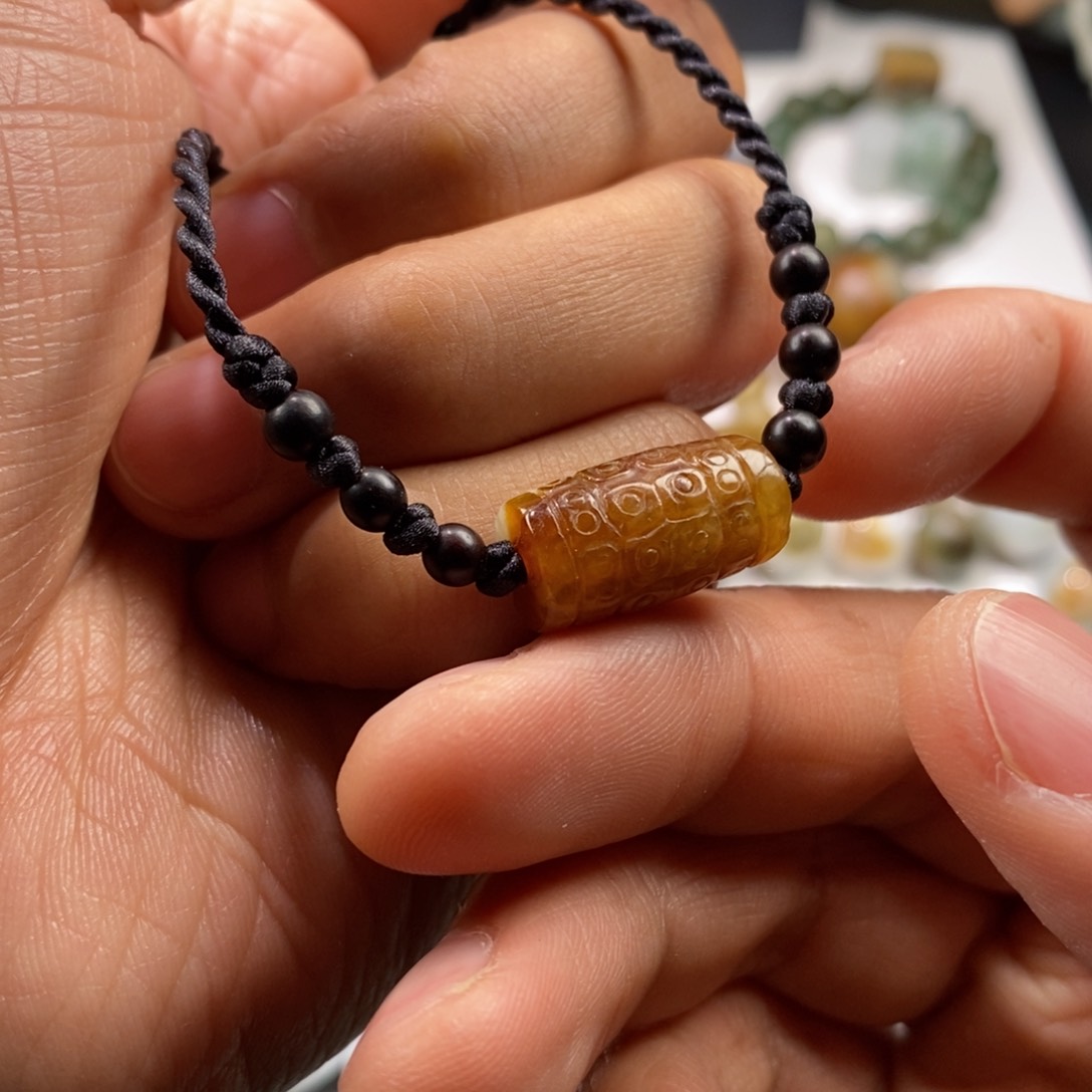 翡翠手链未镶嵌珠子