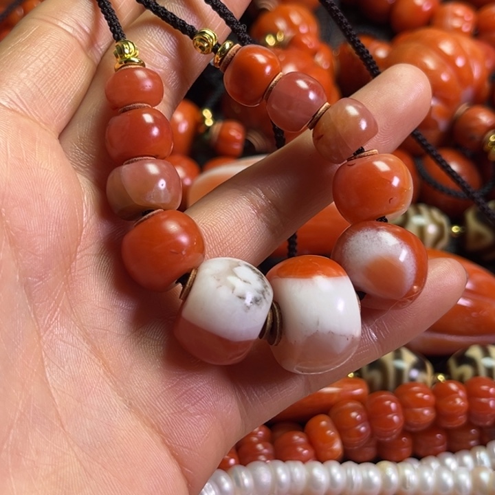 颈饰琉璃羊*7琉璃………..