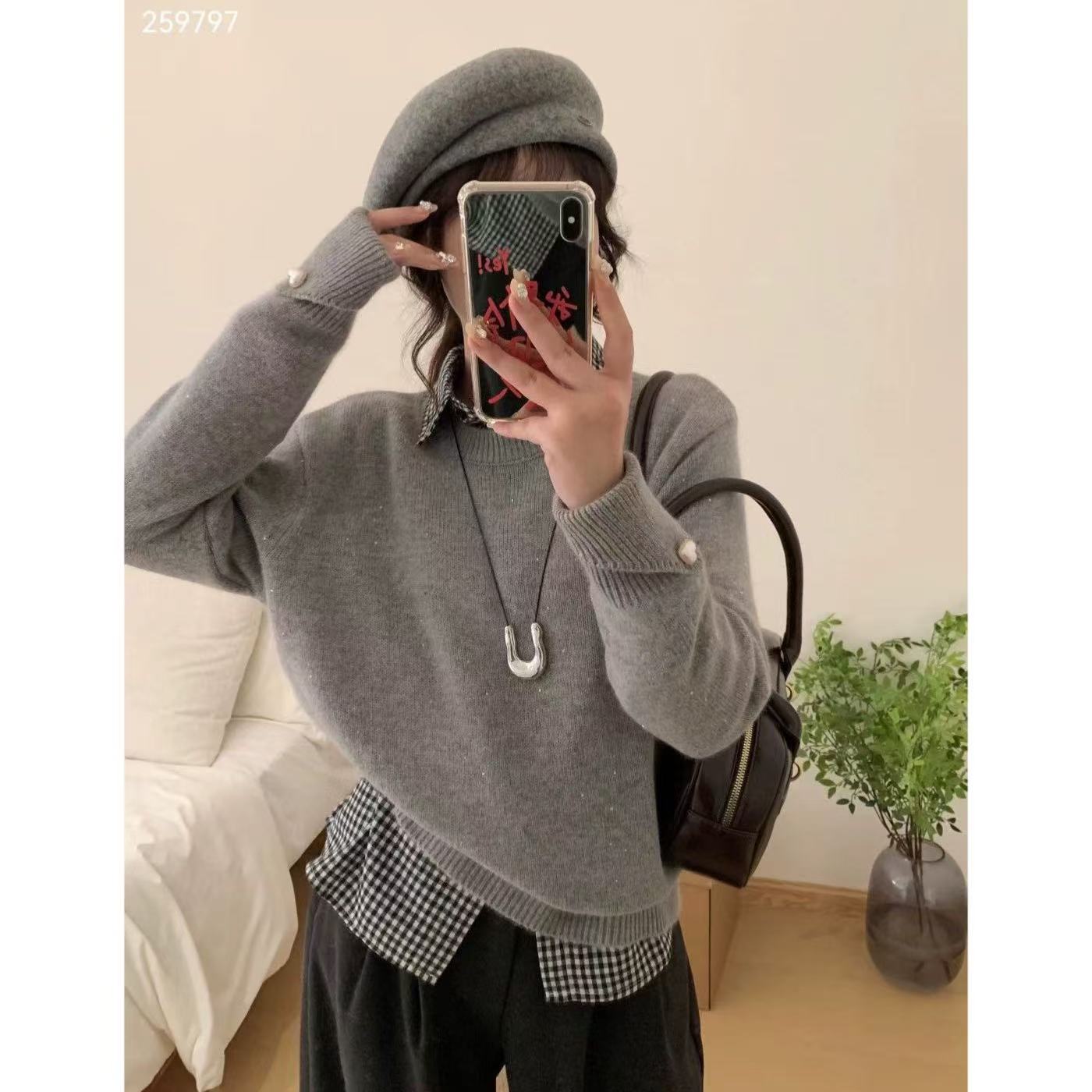 丽丽家~爱心扣袖灰网红百搭宽松秋冬毛衣