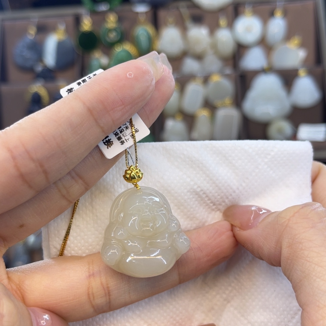 和田玉吊坠18K金镶嵌