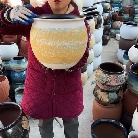 口29高28瑕疵底裂盆子。