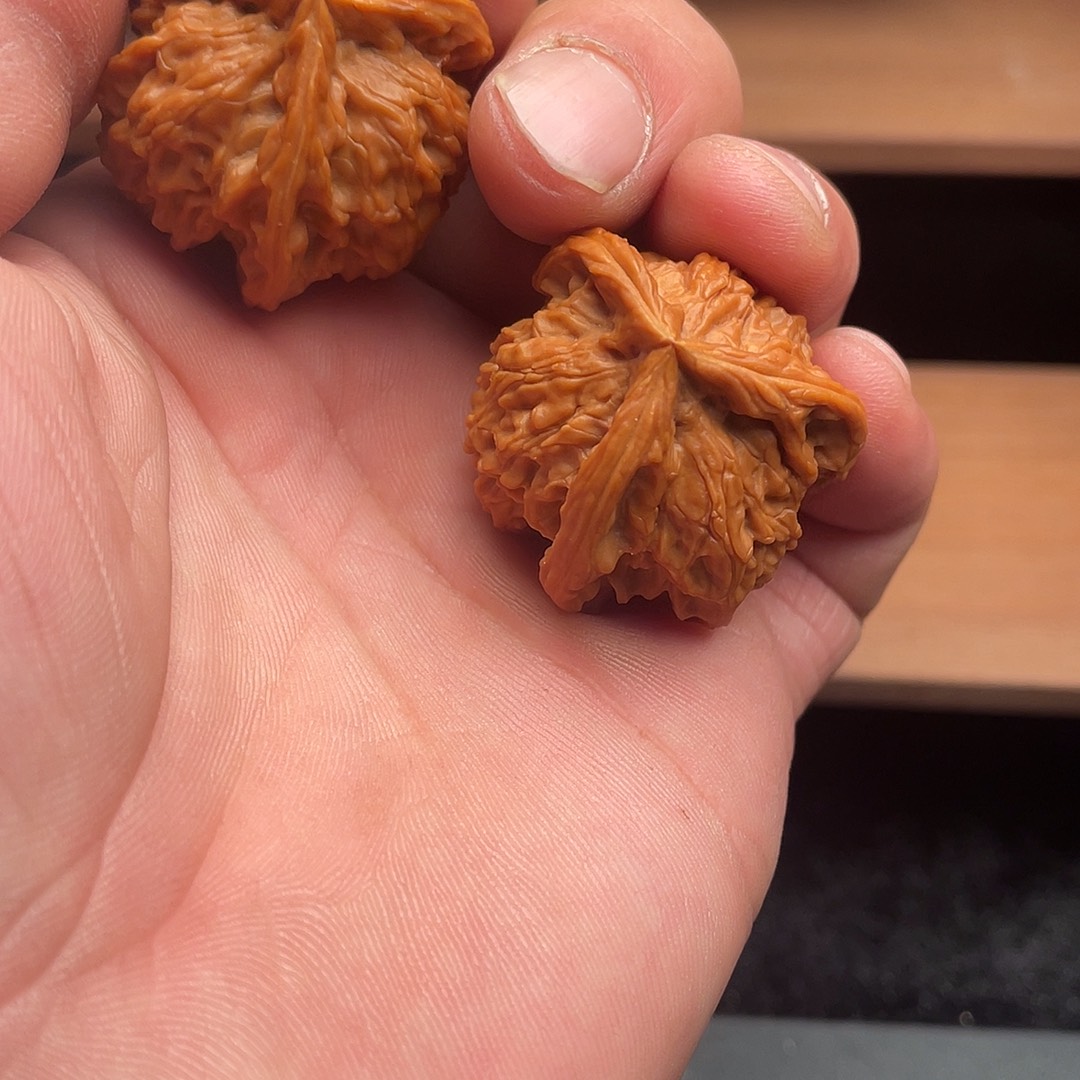 小***-文玩核桃吊坠盘山