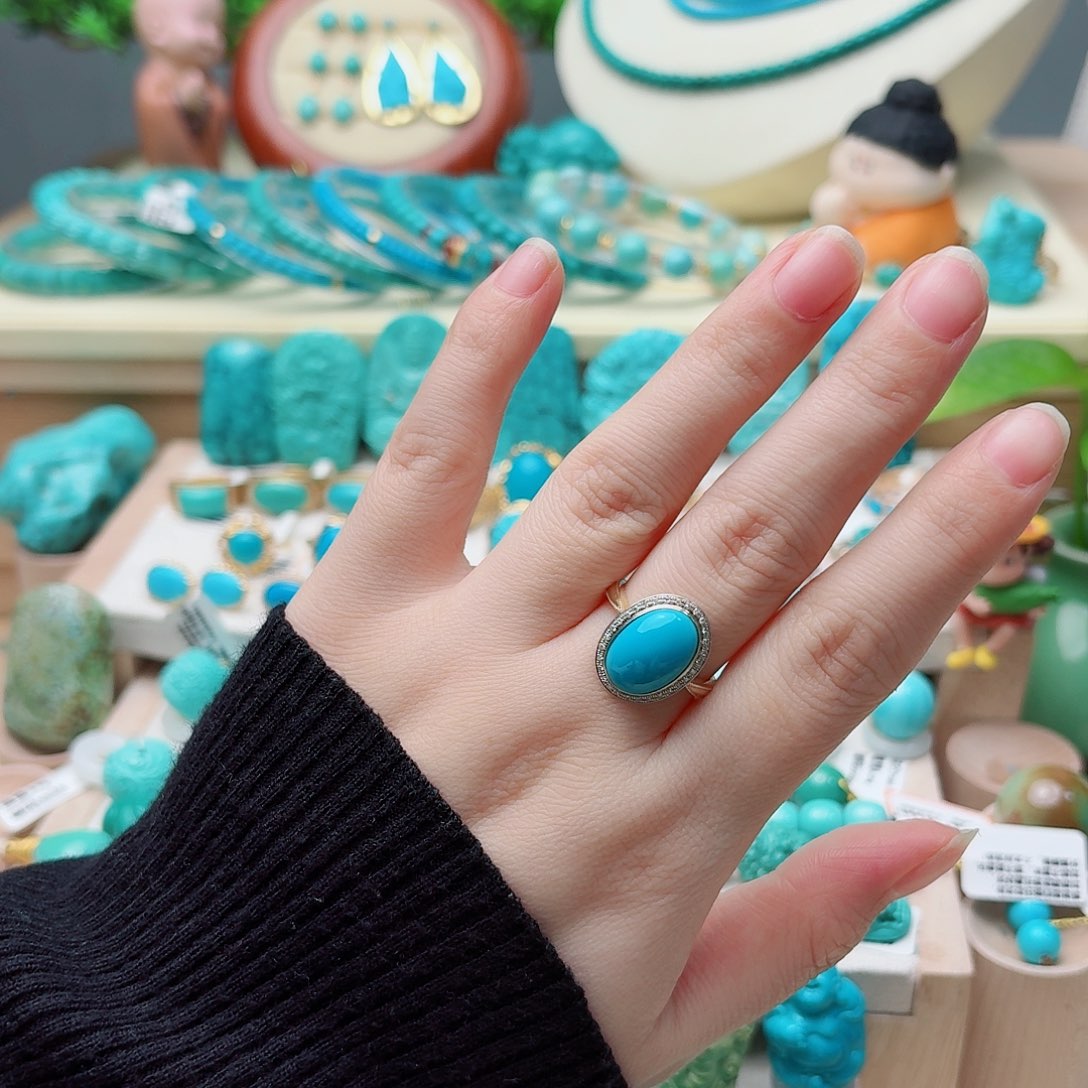 绿松石18K金镶嵌高瓷蓝大蛋面女戒