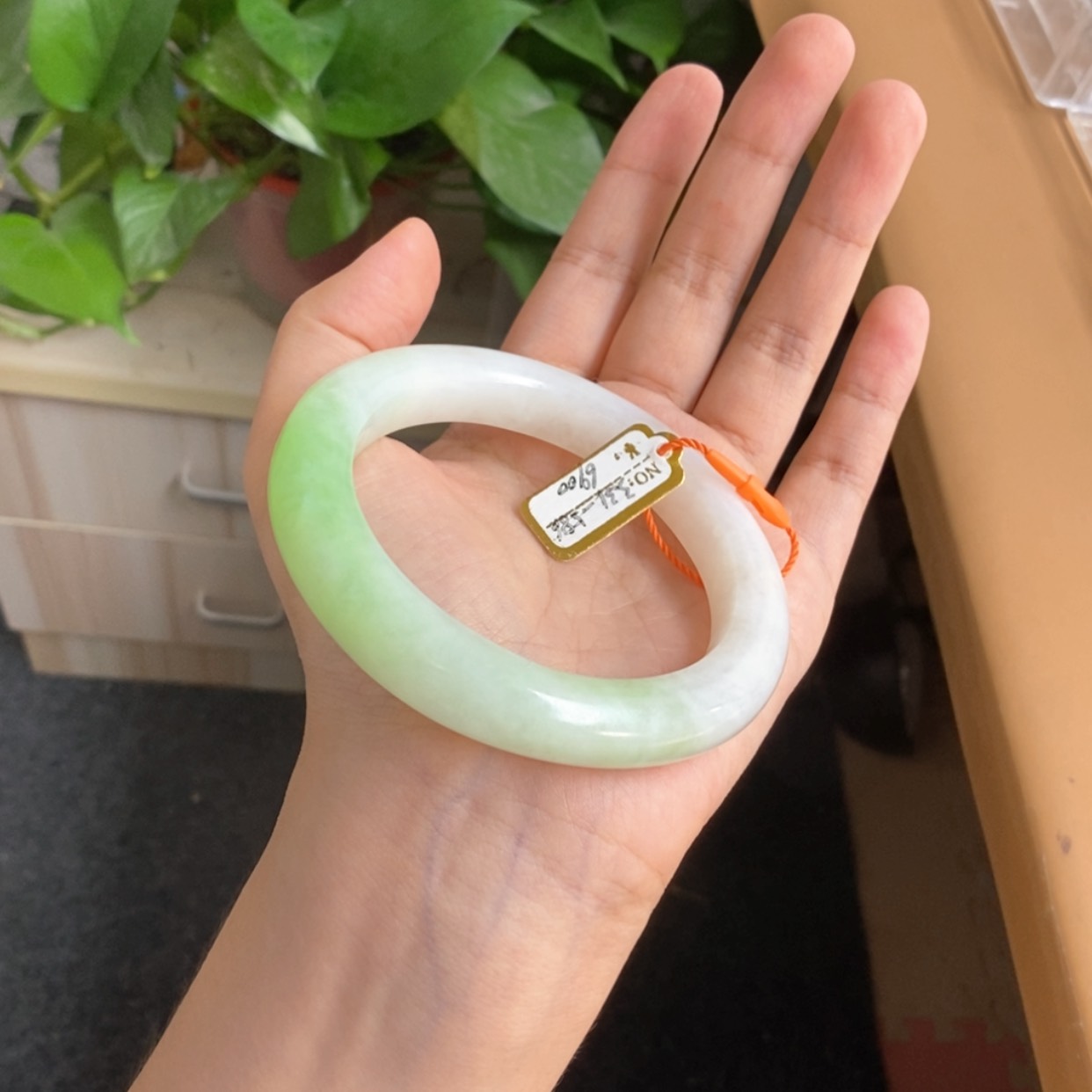 【闪购商品】未镶嵌手镯和田玉（翠青玉）5859