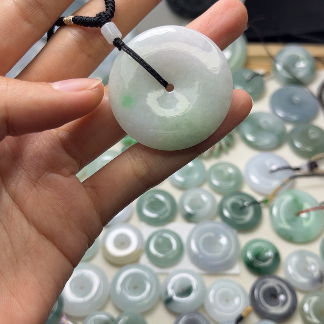 翡翠未镶嵌颈饰天然翡翠Ａ货