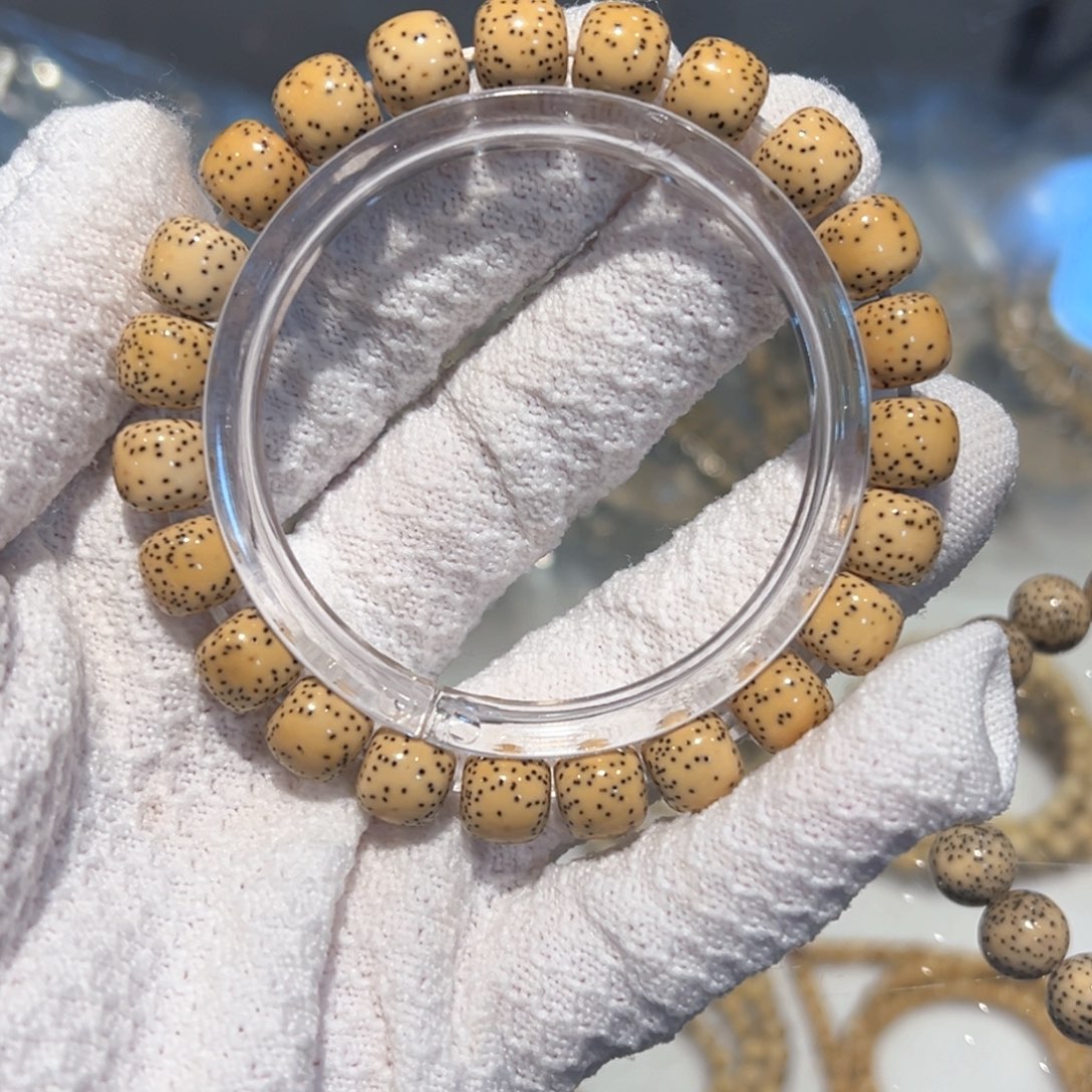 星月菩提手串卡10鸡油黄星点