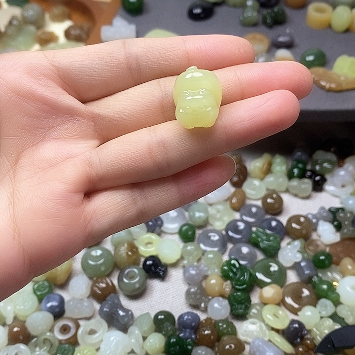 未镶嵌和田玉挂件猫