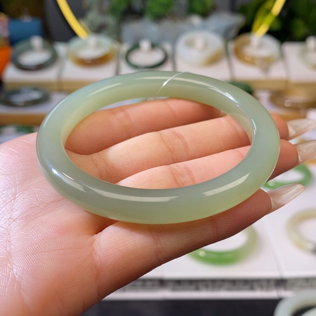 和田玉手镯未镶嵌56