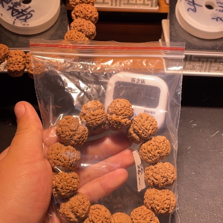 雪***松金刚菩提手串这个
