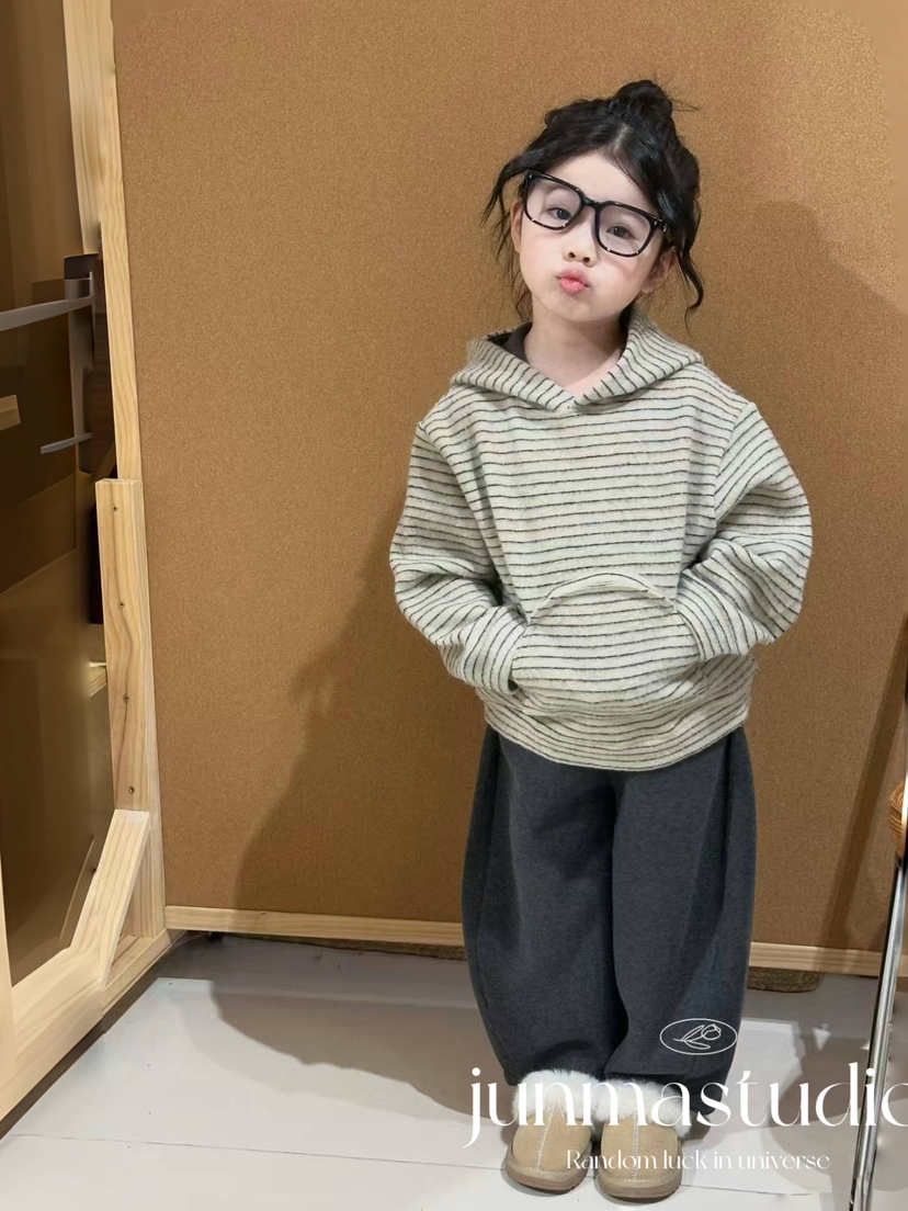 男女童宝宝儿童秋装加绒新款小熊连帽条针织纹休闲卫衣弯刀裤套装