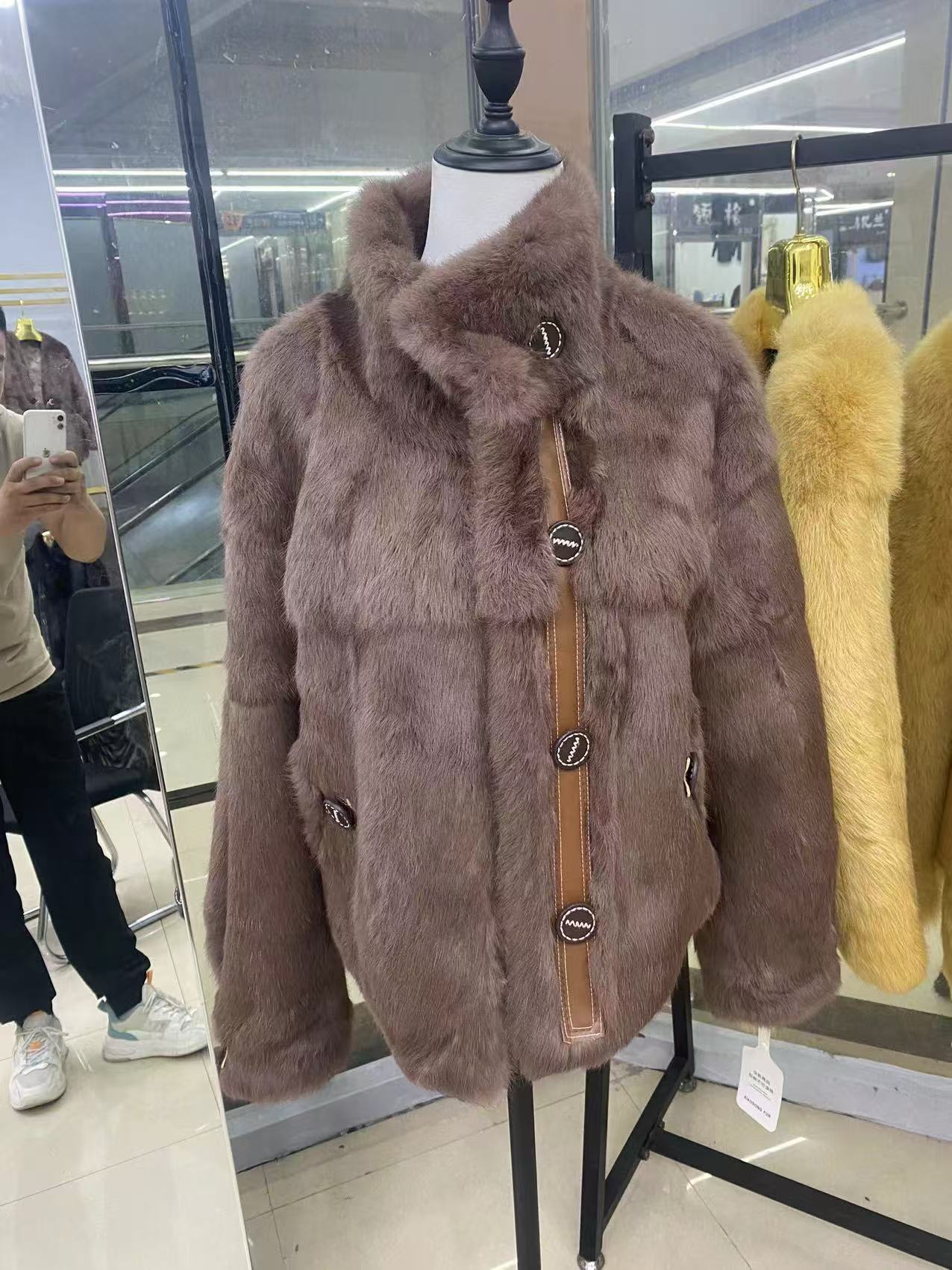 翻领常规款女士秋冬休闲冬季长袖咖色女装短外套设计师时尚