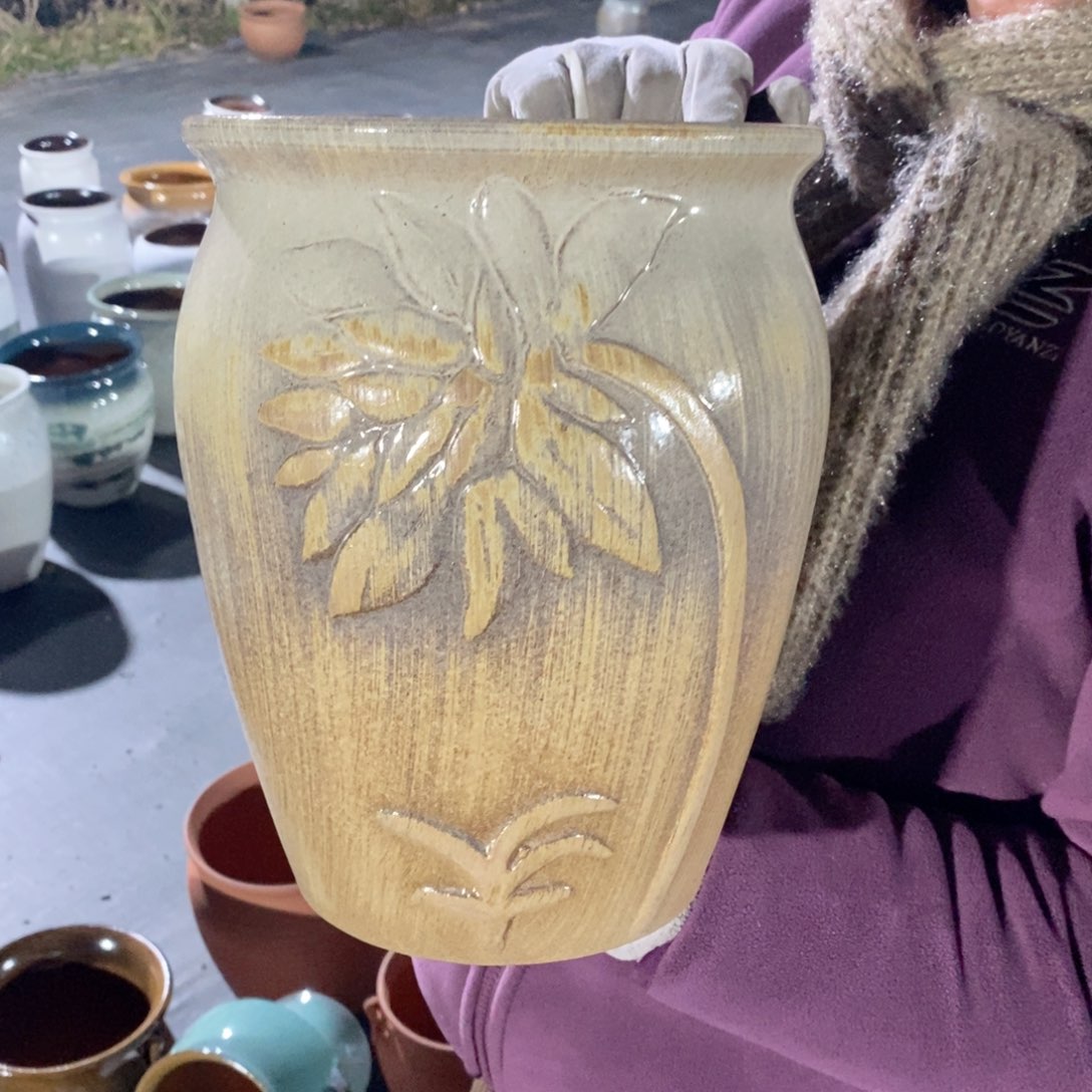 红陶口20高25～～～