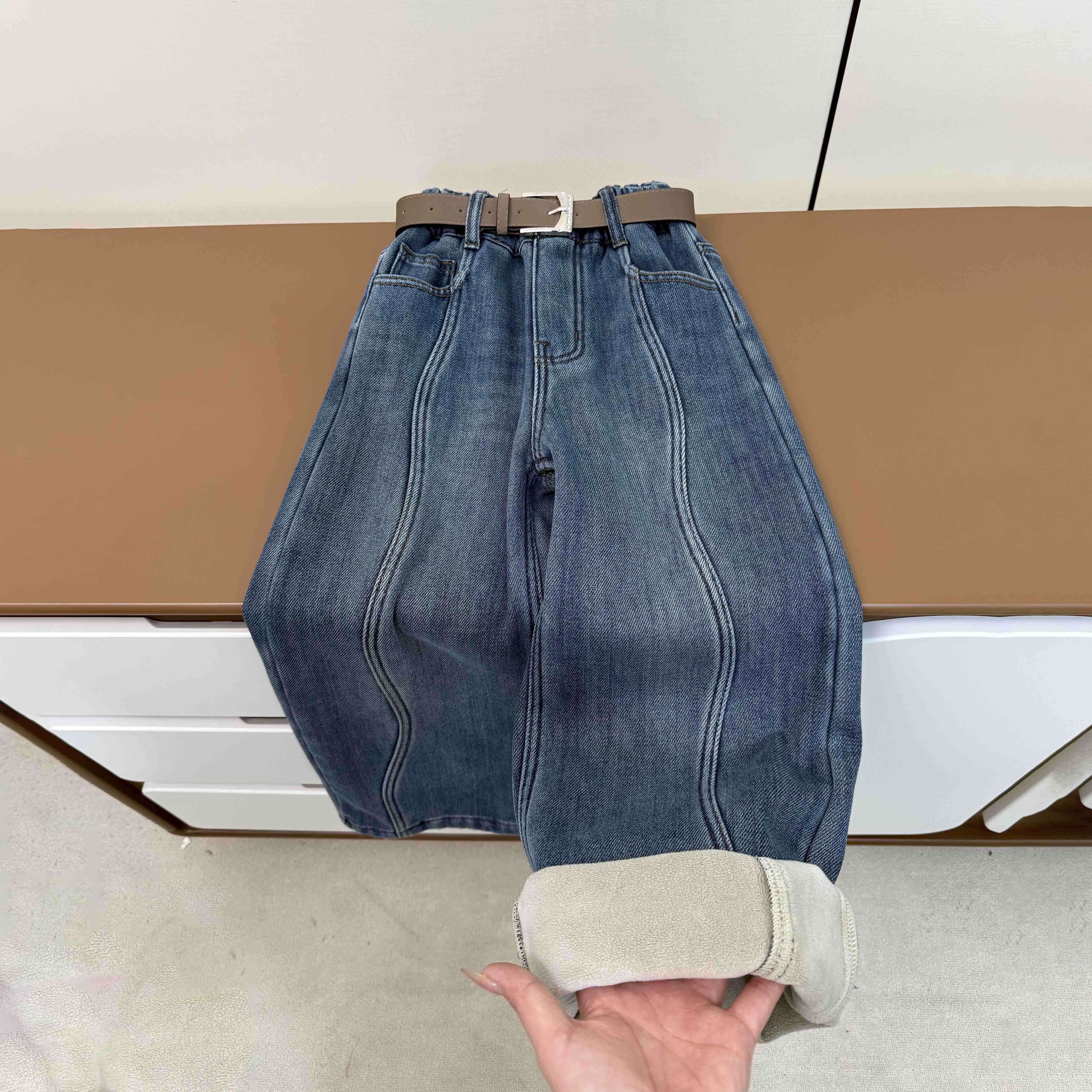 【有弹性，高品质】童装女童牛仔裤加绒秋裤新款一体绒中大童宽松1