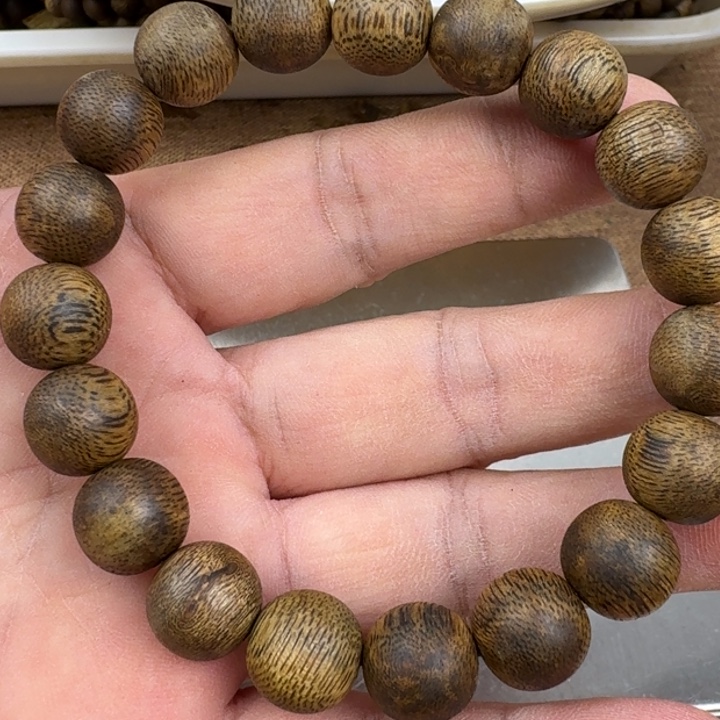 海***海手串沉香张勺子手串9克加