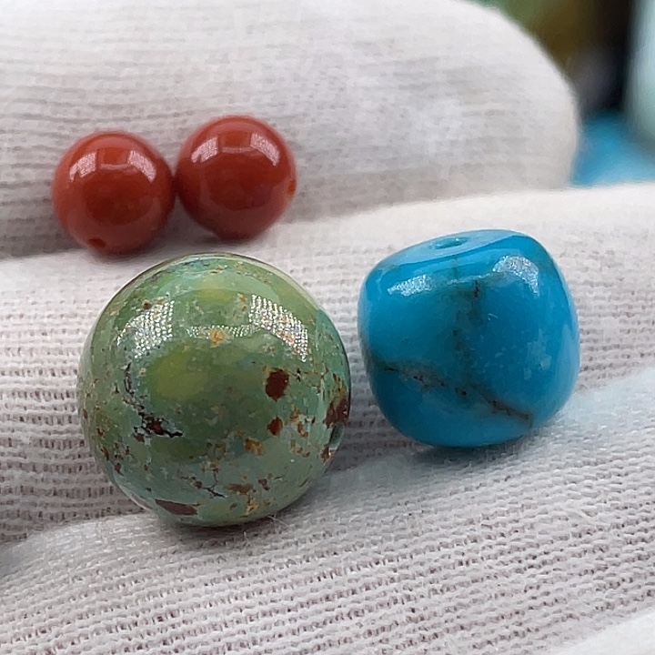 南红玛瑙未镶嵌珠宝奇石