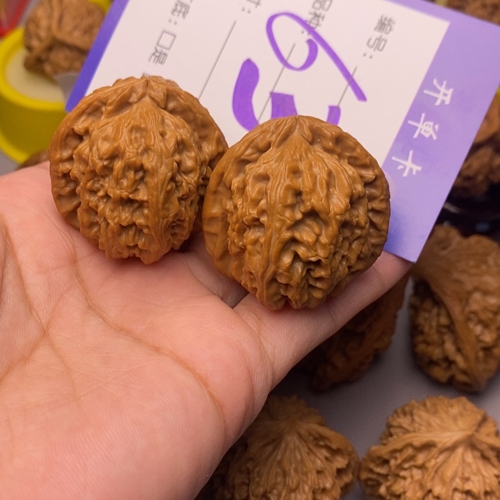 文玩核桃把件63号白狮子头