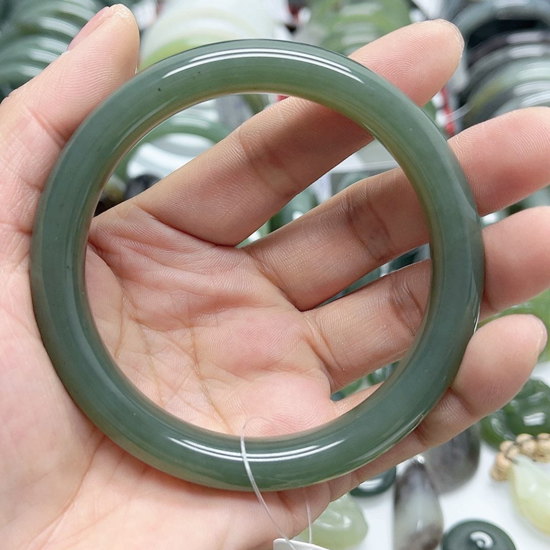 和田玉（糖玉）未镶嵌手镯太*花