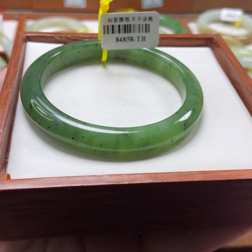 【闪购商品】和田玉手镯未镶嵌54.9