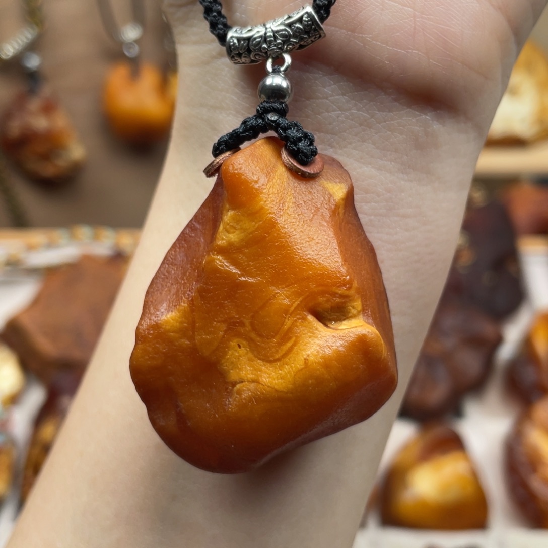 琥珀未镶嵌珠宝奇石