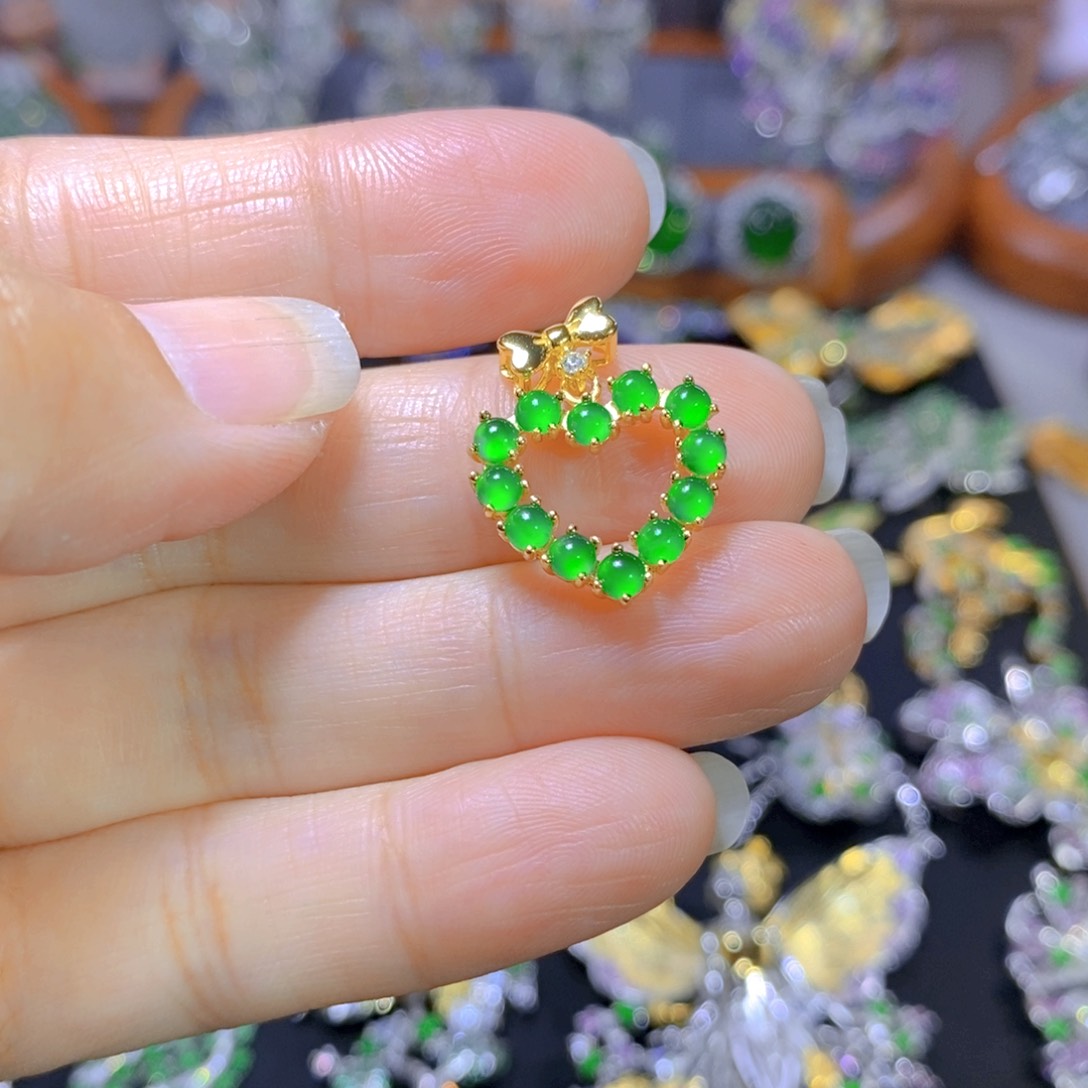 翡翠颈饰银S925镶嵌天然翡翠