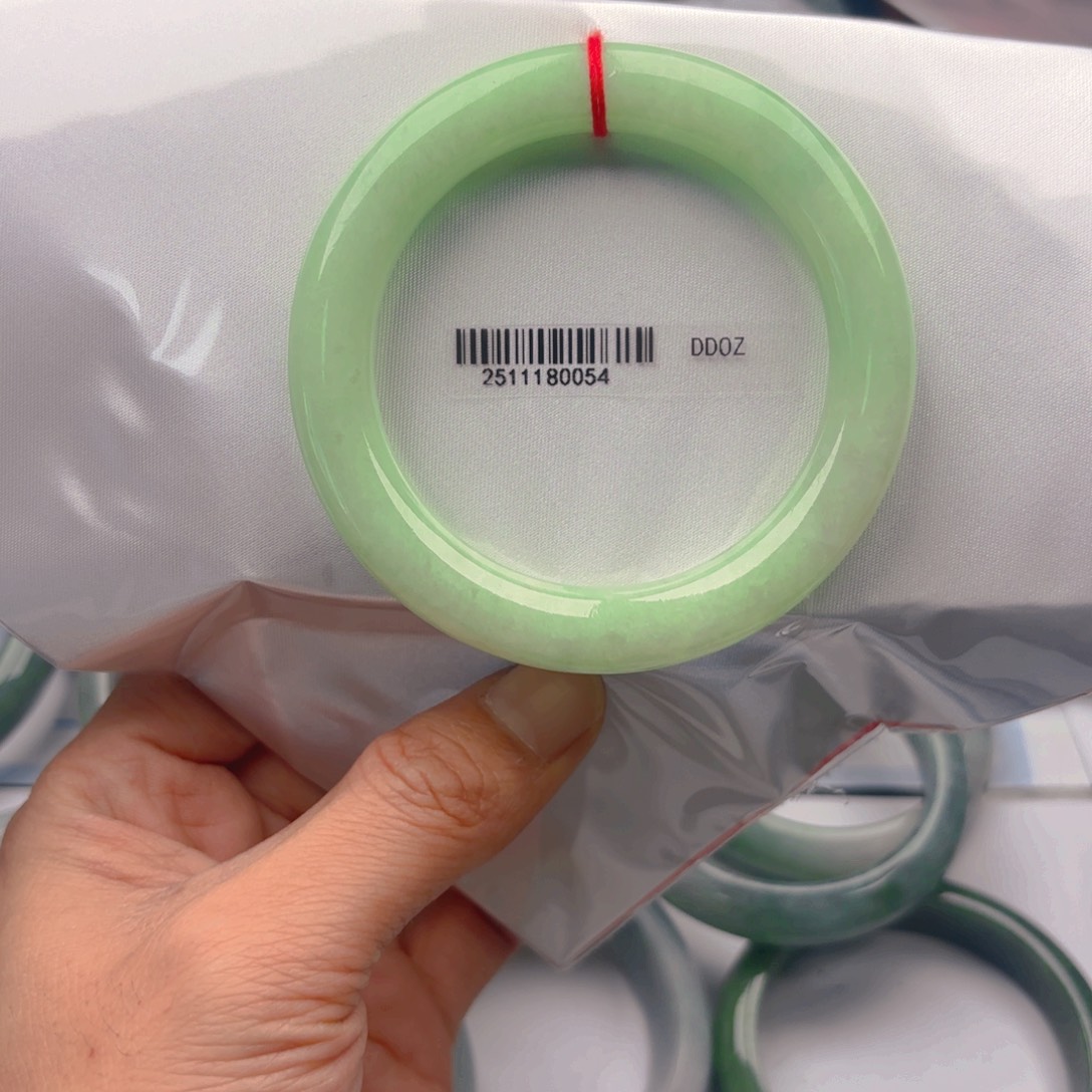 翡翠未镶嵌手镯5758. 43