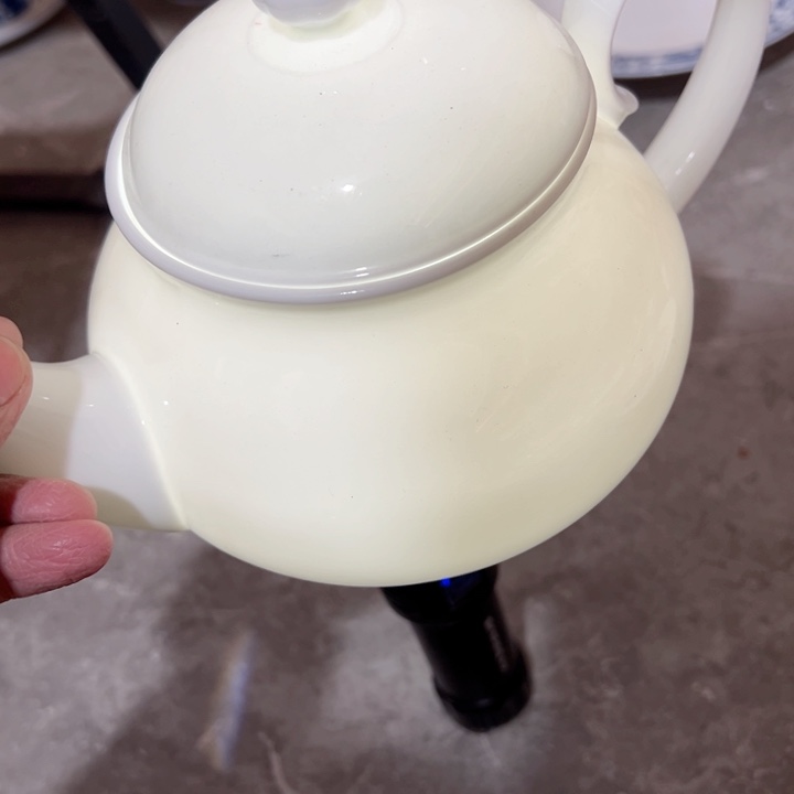 壶大球泥白胎茶壶一个