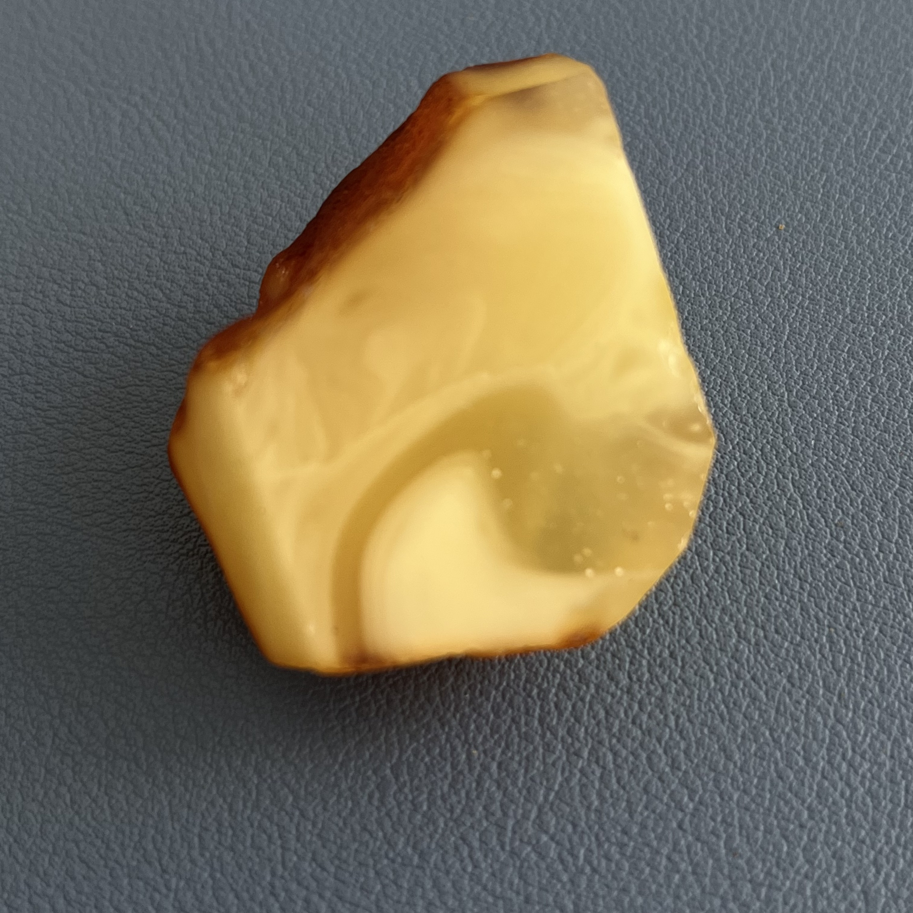 蜜蜡工坊原石定制圆珠锁骨吊坠