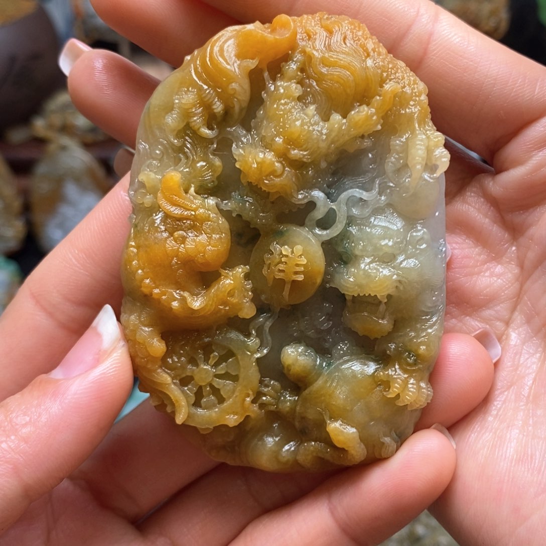 定制翡翠未镶嵌小**啦定制翡翠未镶嵌