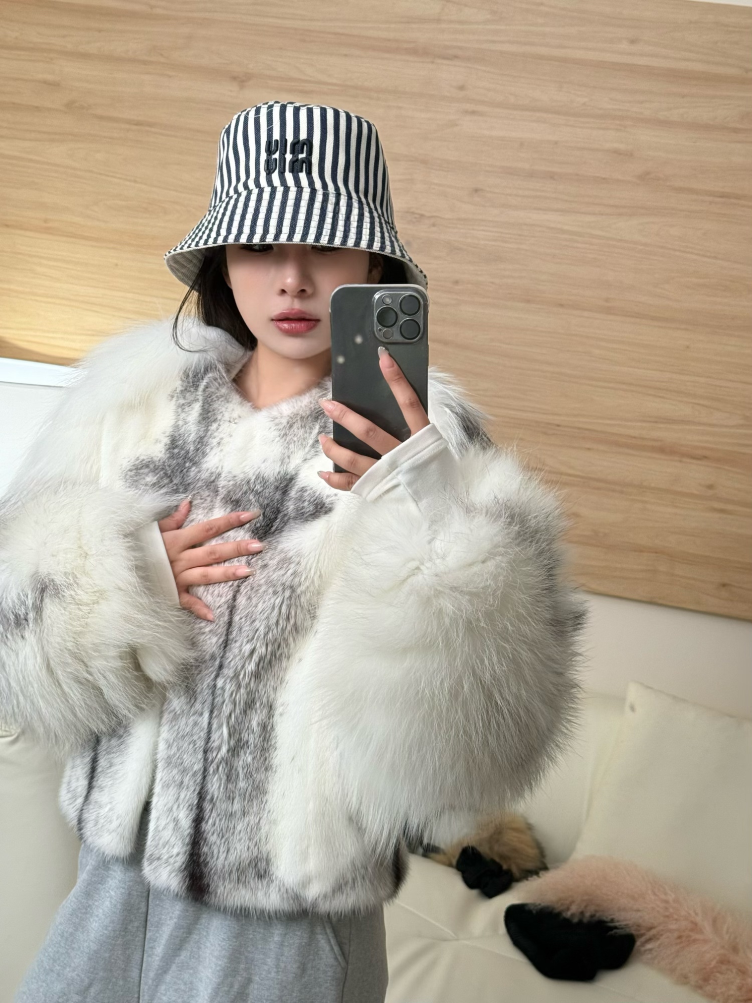 “新年战袍”进口整皮水貂外套短款十字貂皮大衣女冬