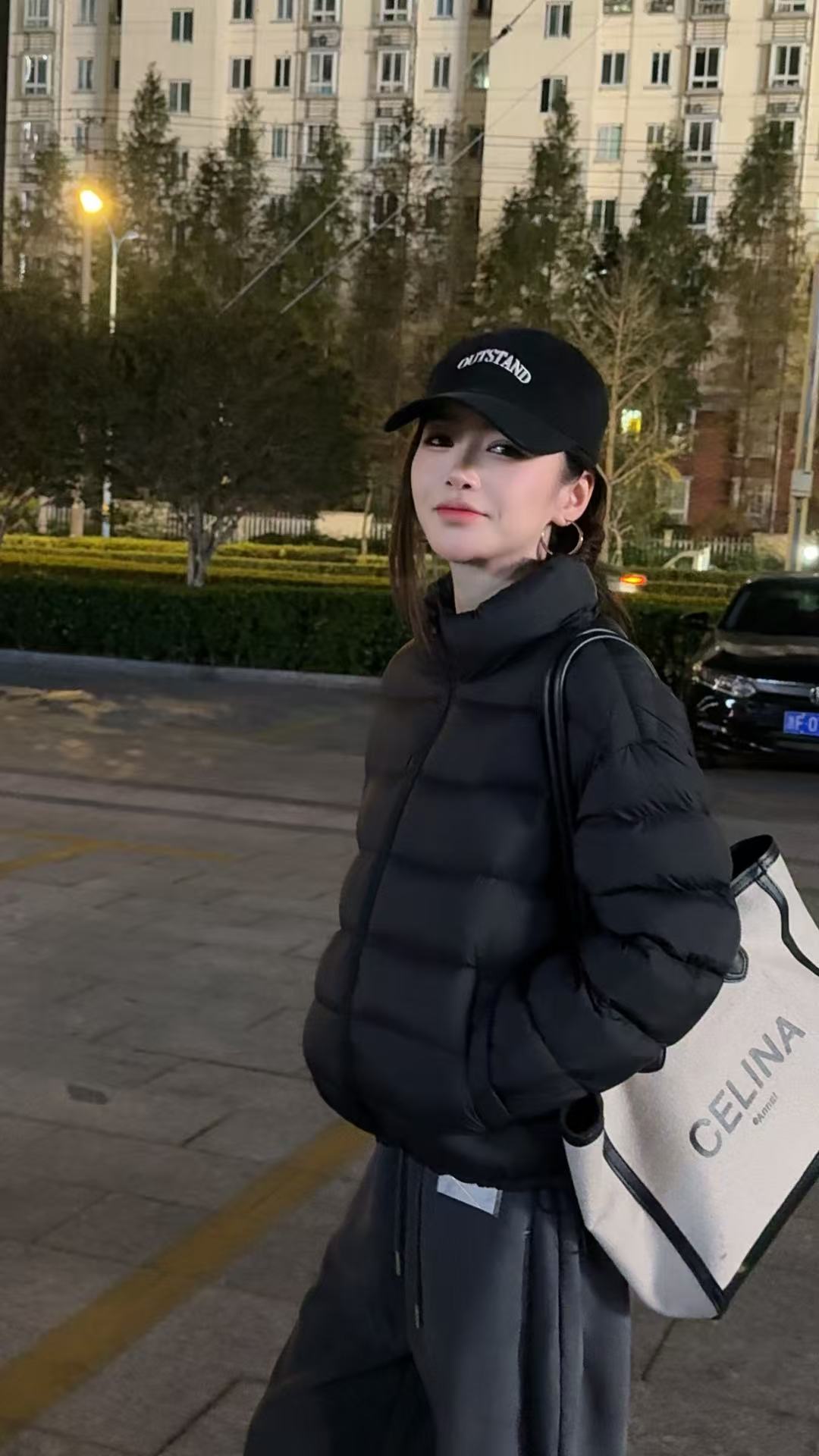 2025泡芙长袖百搭防水立领情侣时尚短款连帽女秋冬小个子保暖黑色