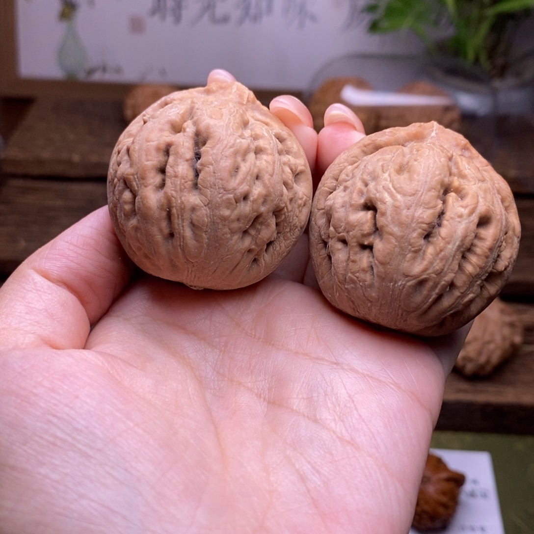 文玩核桃把件全品42尺霸王龙头货新果