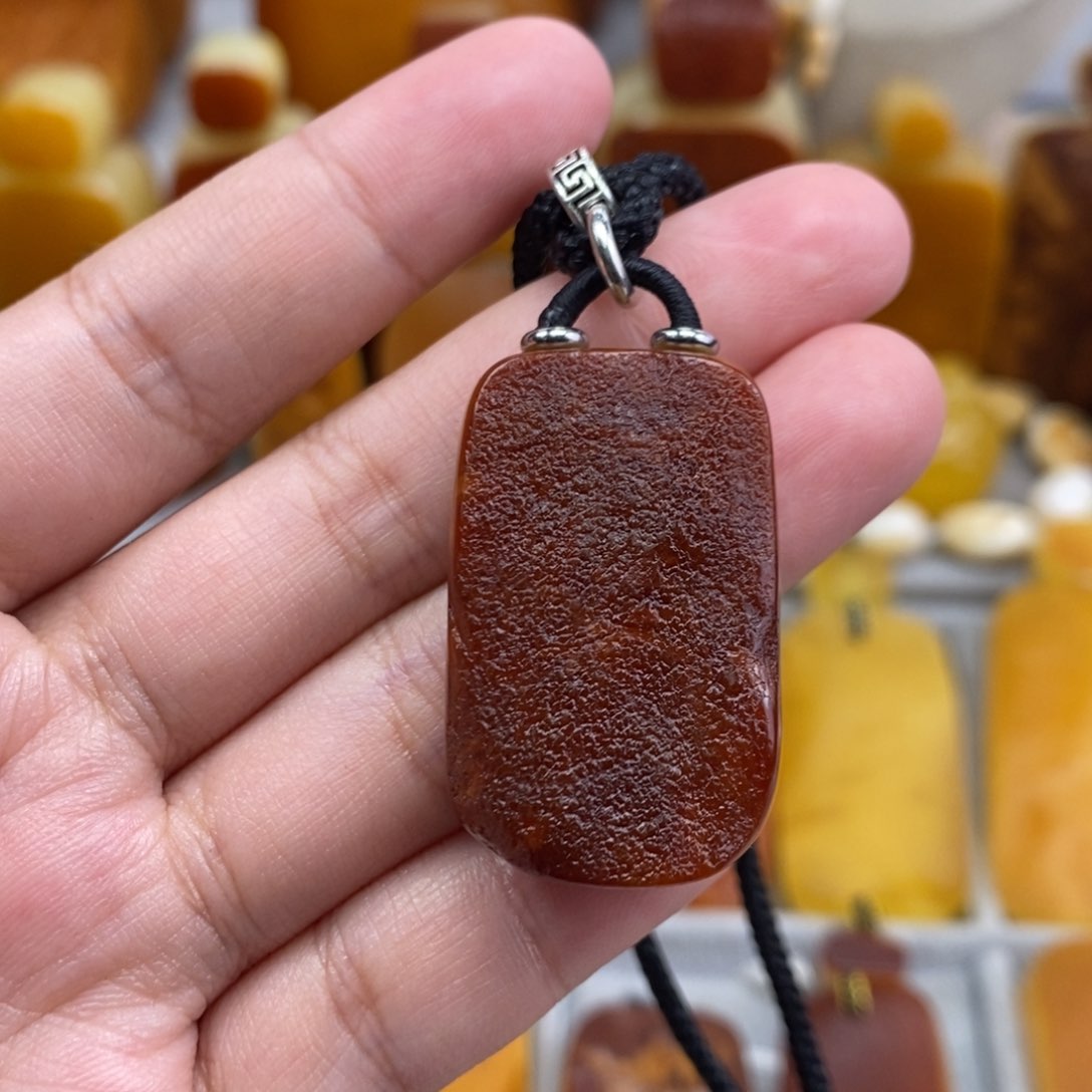 琥珀吊坠(赠链)未镶嵌