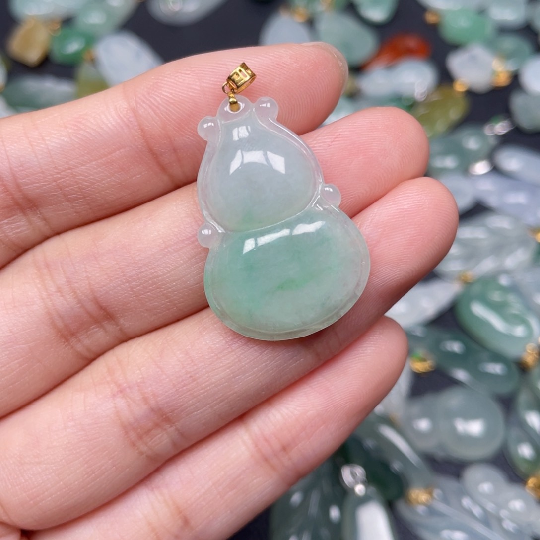 翡翠颈饰18K金镶嵌翡翠