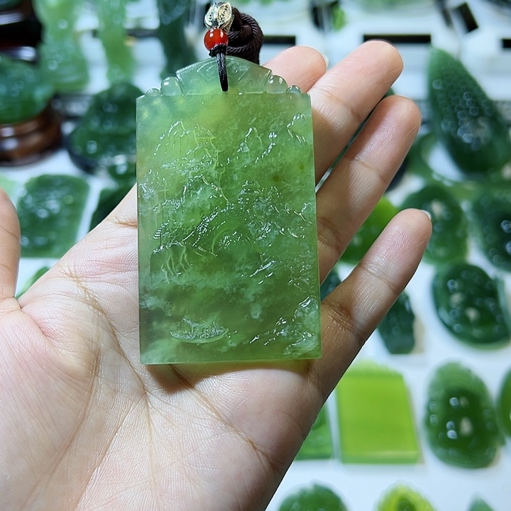 蛇纹石玉颈饰未镶嵌