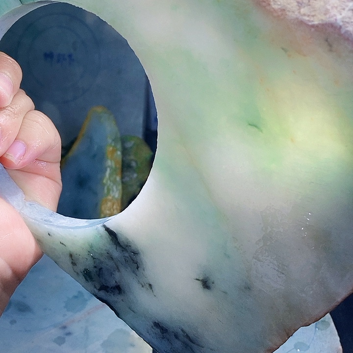 翡翠未镶嵌颈饰毛料32