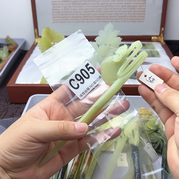 蛇纹石玉发饰合金曲**幽