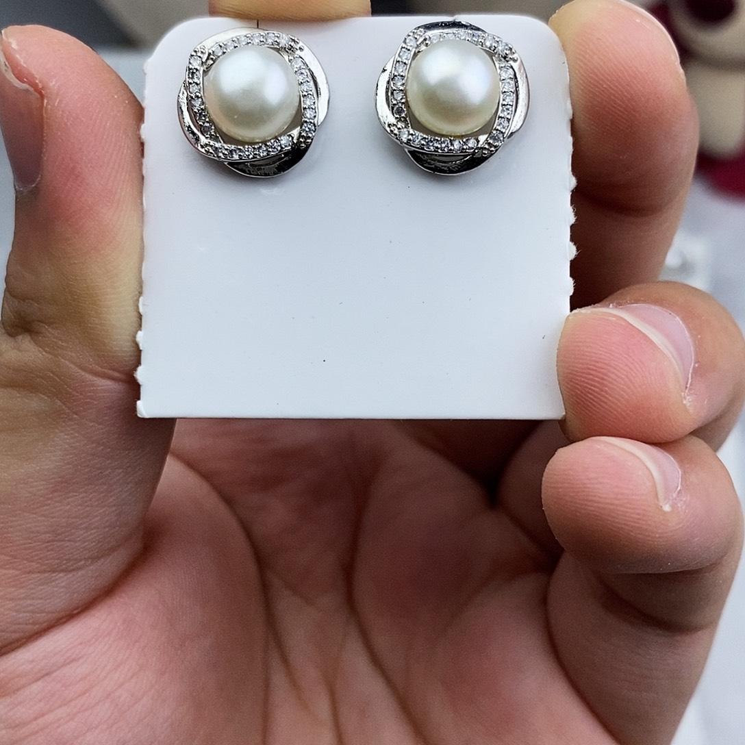 淡水珍珠未镶嵌耳饰