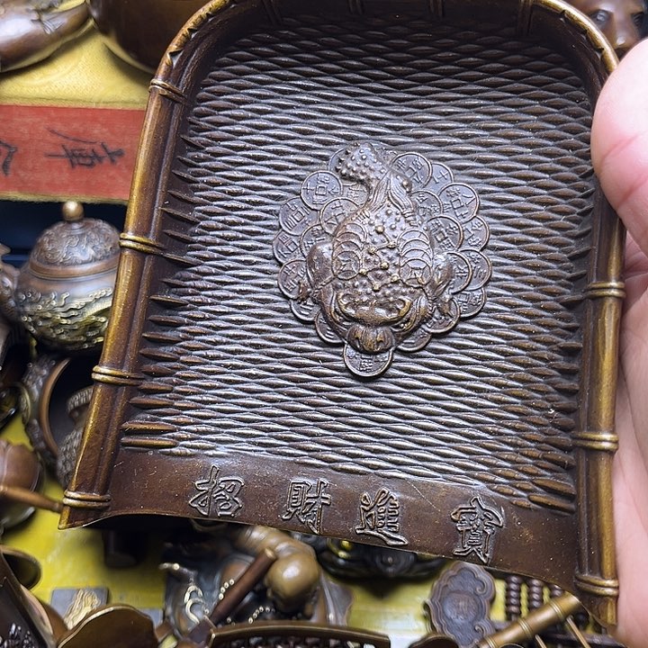 精美铜器点击下单