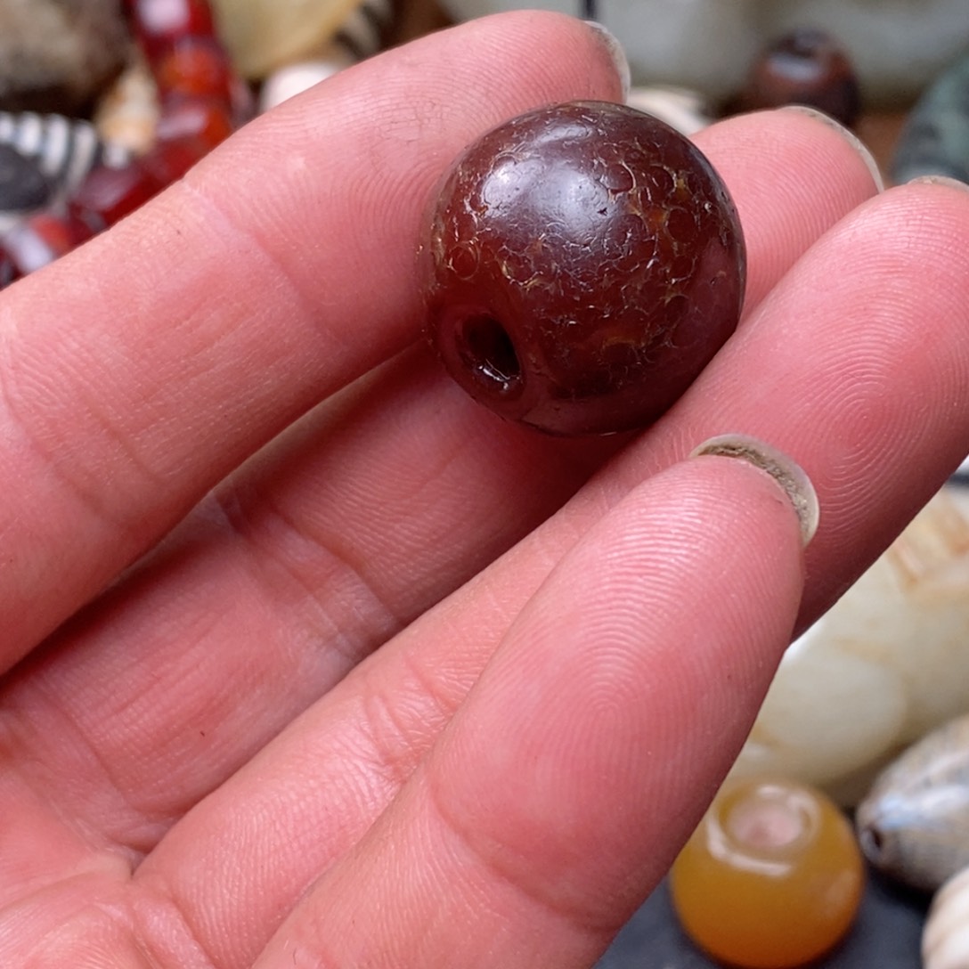 DIY琉璃珠子的颜色是蓝色的