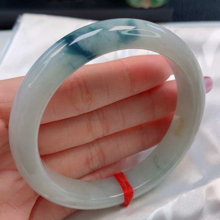 翡翠手镯未镶嵌58圈