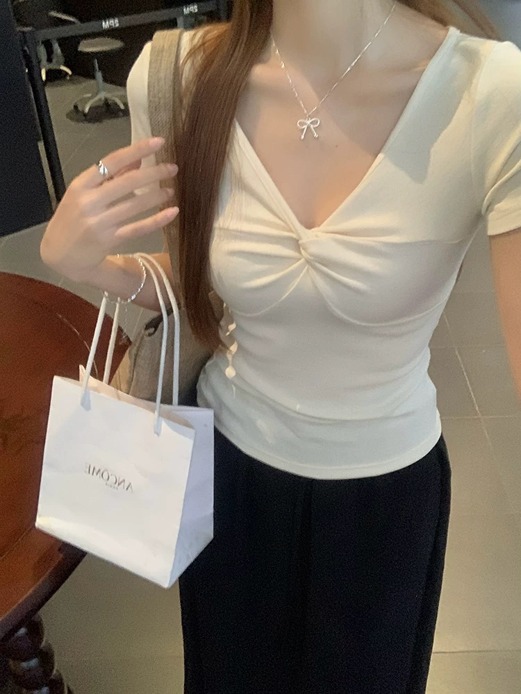 大码纯欲风扭结露锁骨V领短袖气质百搭修身显瘦短款上衣20850