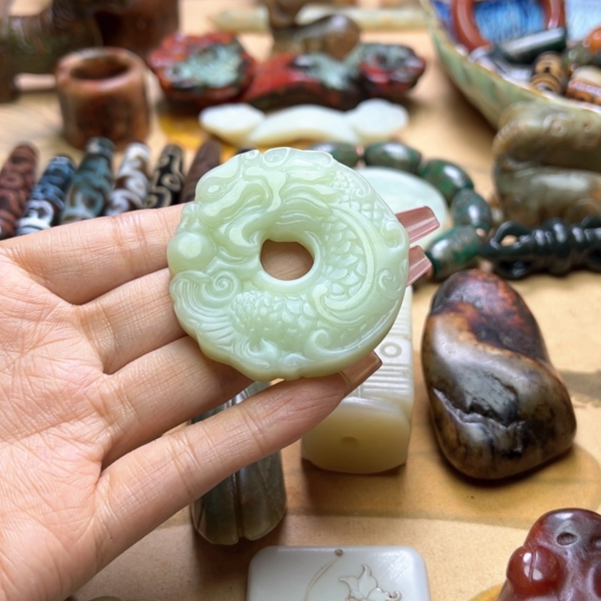 【闪购商品】蛇纹石玉颈饰未镶嵌