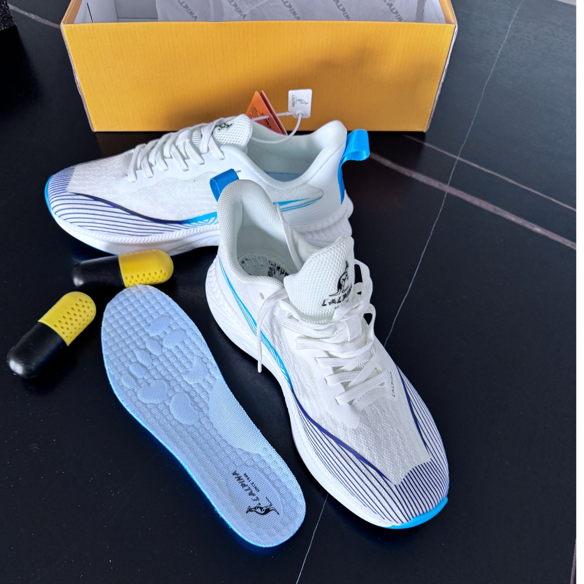 篮球鞋竞速透气中性网面休闲回弹减震男跑步鞋车缝线防臭缓震夏季