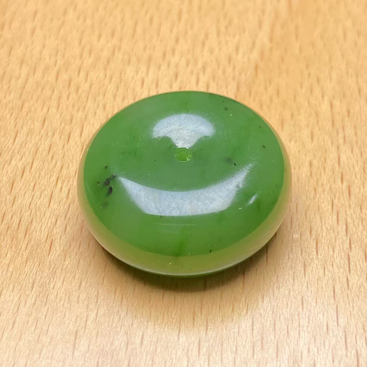 天然和田玉俄料碧玉乌兰海猕猴桃平安扣吊坠