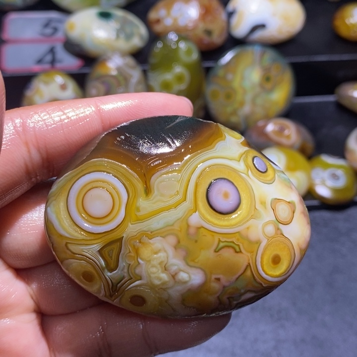 玛瑙/玉髓未镶嵌珠宝奇石28