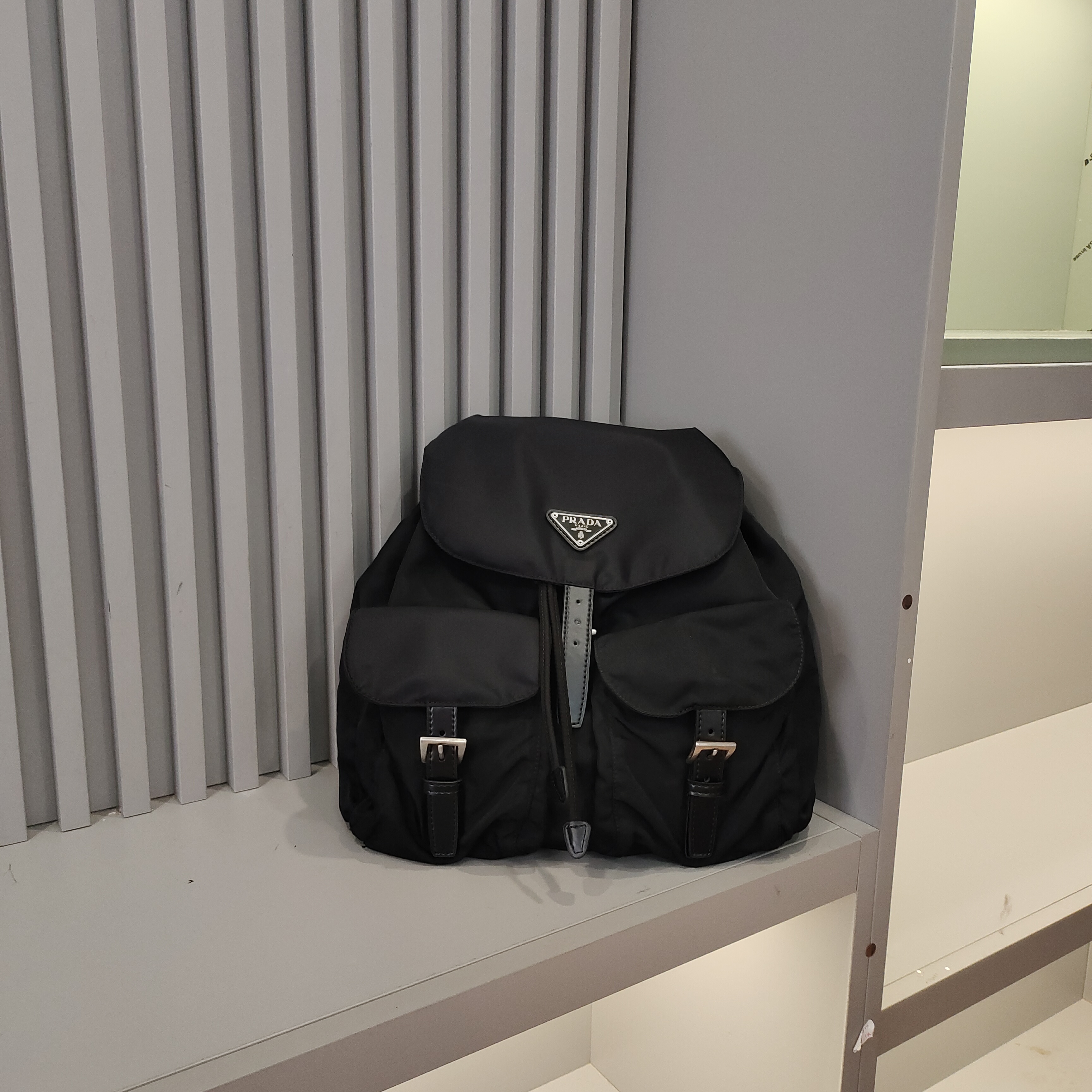 95新 Prada/普拉达 兔兔奢欣欣/普拉达双肩包/250207016