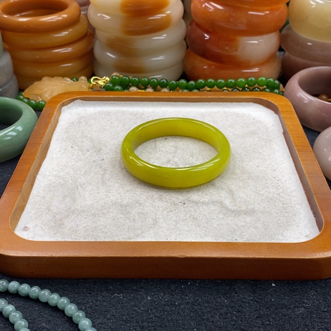 美***!石英岩玉未镶嵌手镯（圆镯）